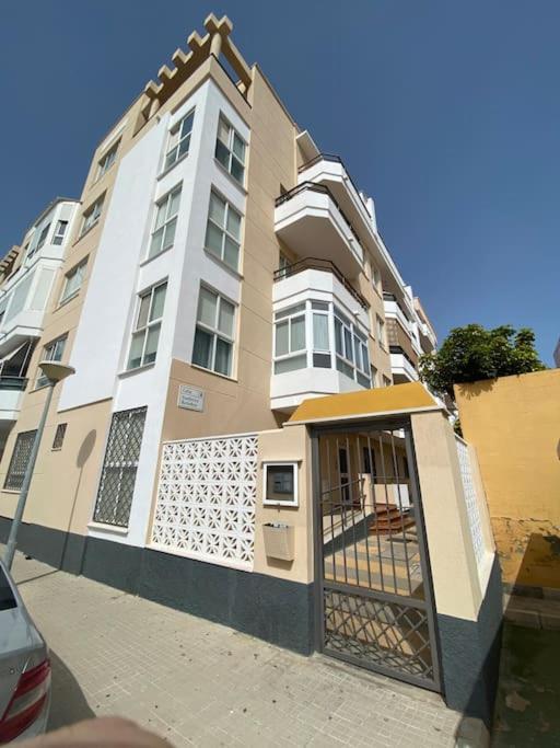 Apartamento A Unos Pasos De La Playa Rota Exterior foto